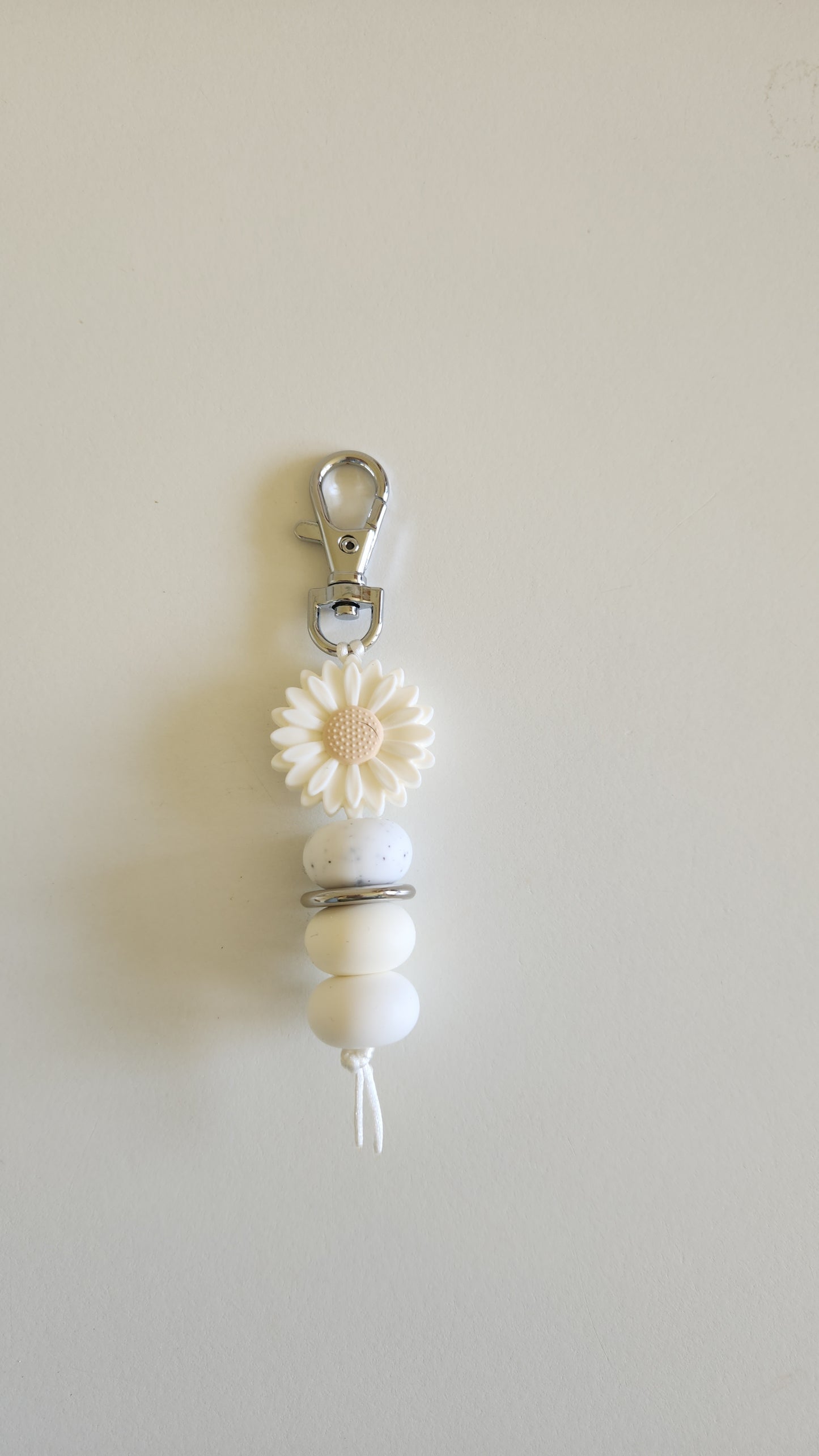 'Coconut Milk Daisy' Key Chain